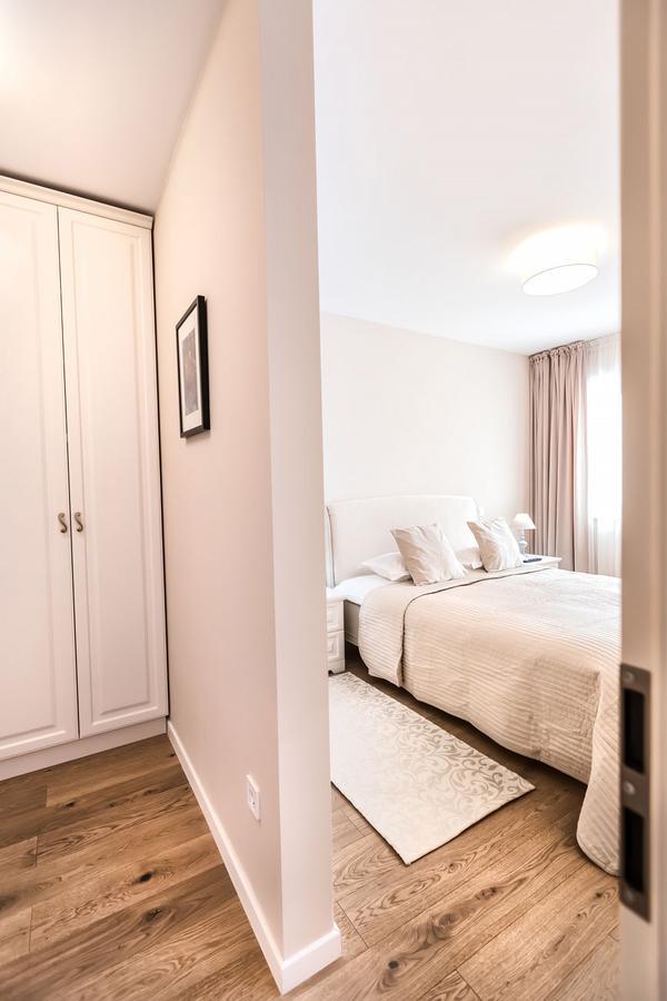Cosmopolit Booking Brasov Ngoại thất bức ảnh