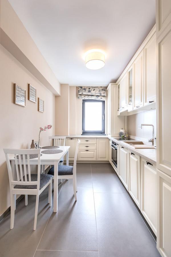Cosmopolit Booking Brasov Ngoại thất bức ảnh