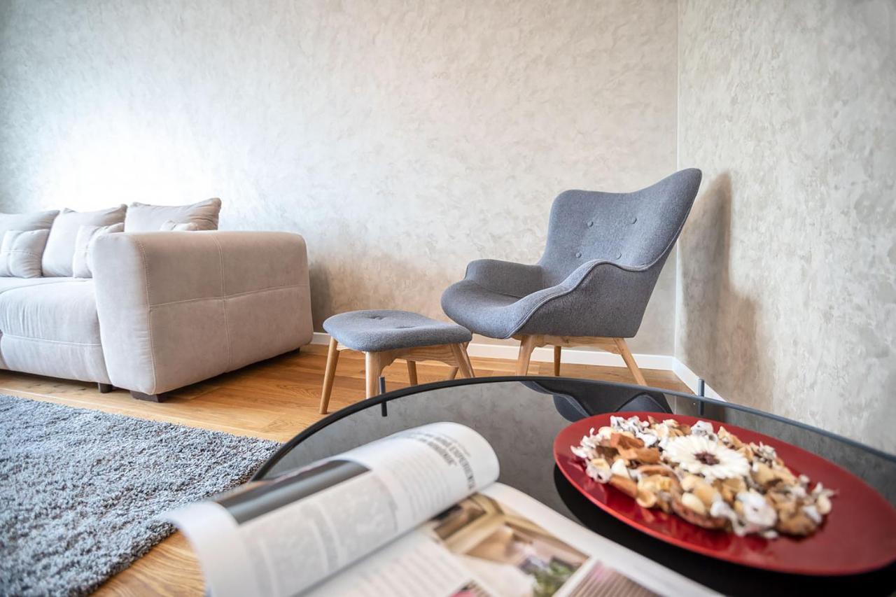 Cosmopolit Booking Brasov Ngoại thất bức ảnh