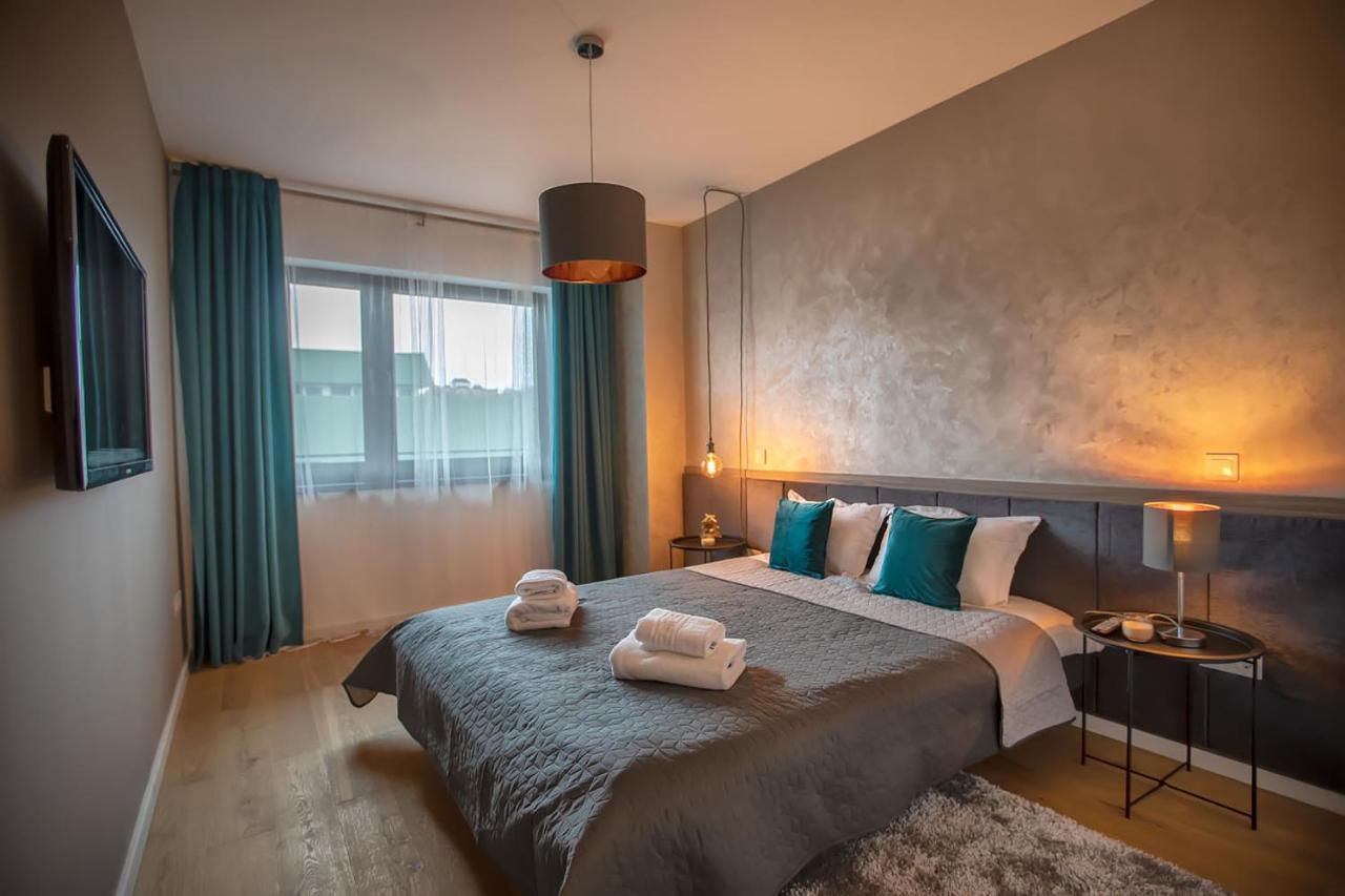 Cosmopolit Booking Brasov Ngoại thất bức ảnh