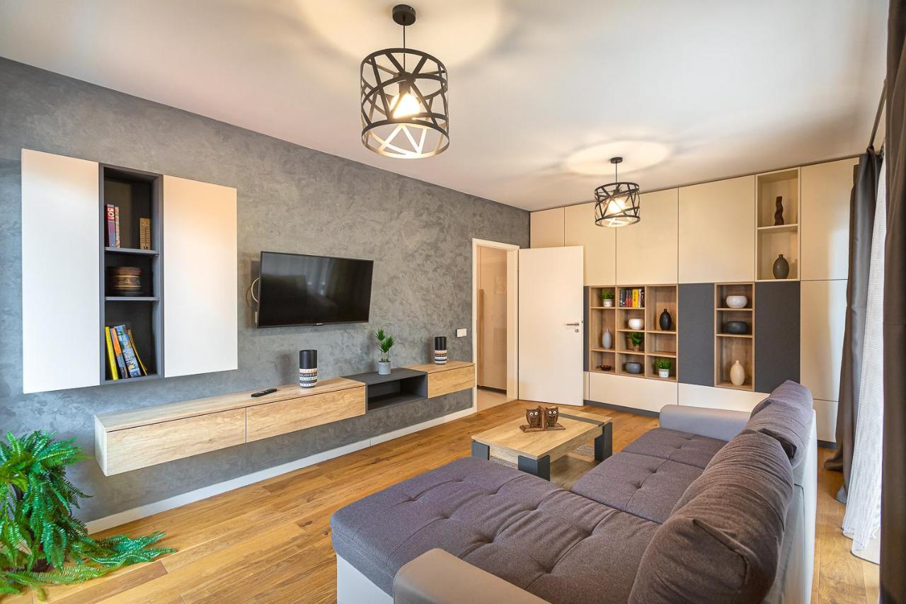 Cosmopolit Booking Brasov Ngoại thất bức ảnh