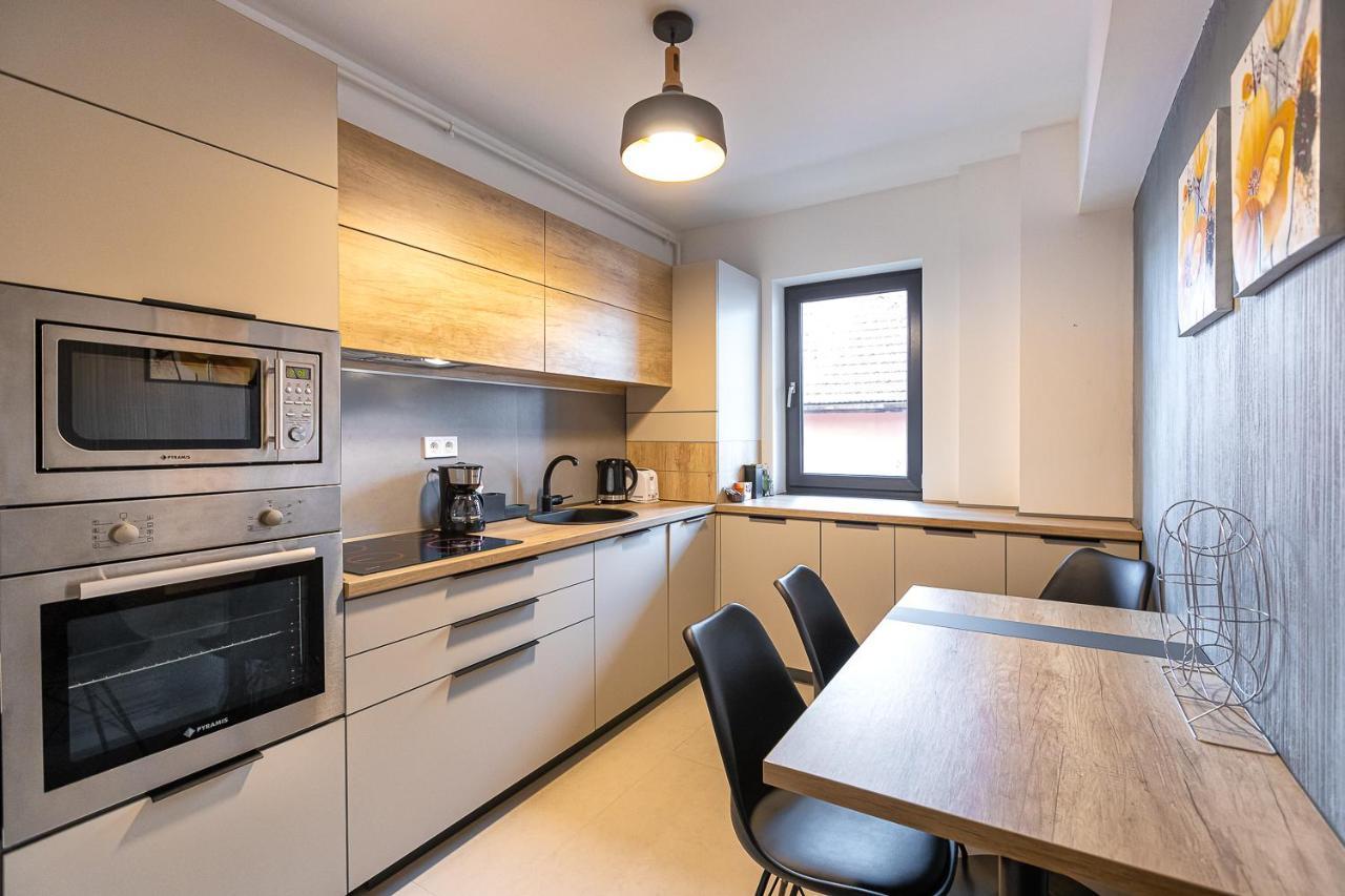 Cosmopolit Booking Brasov Ngoại thất bức ảnh
